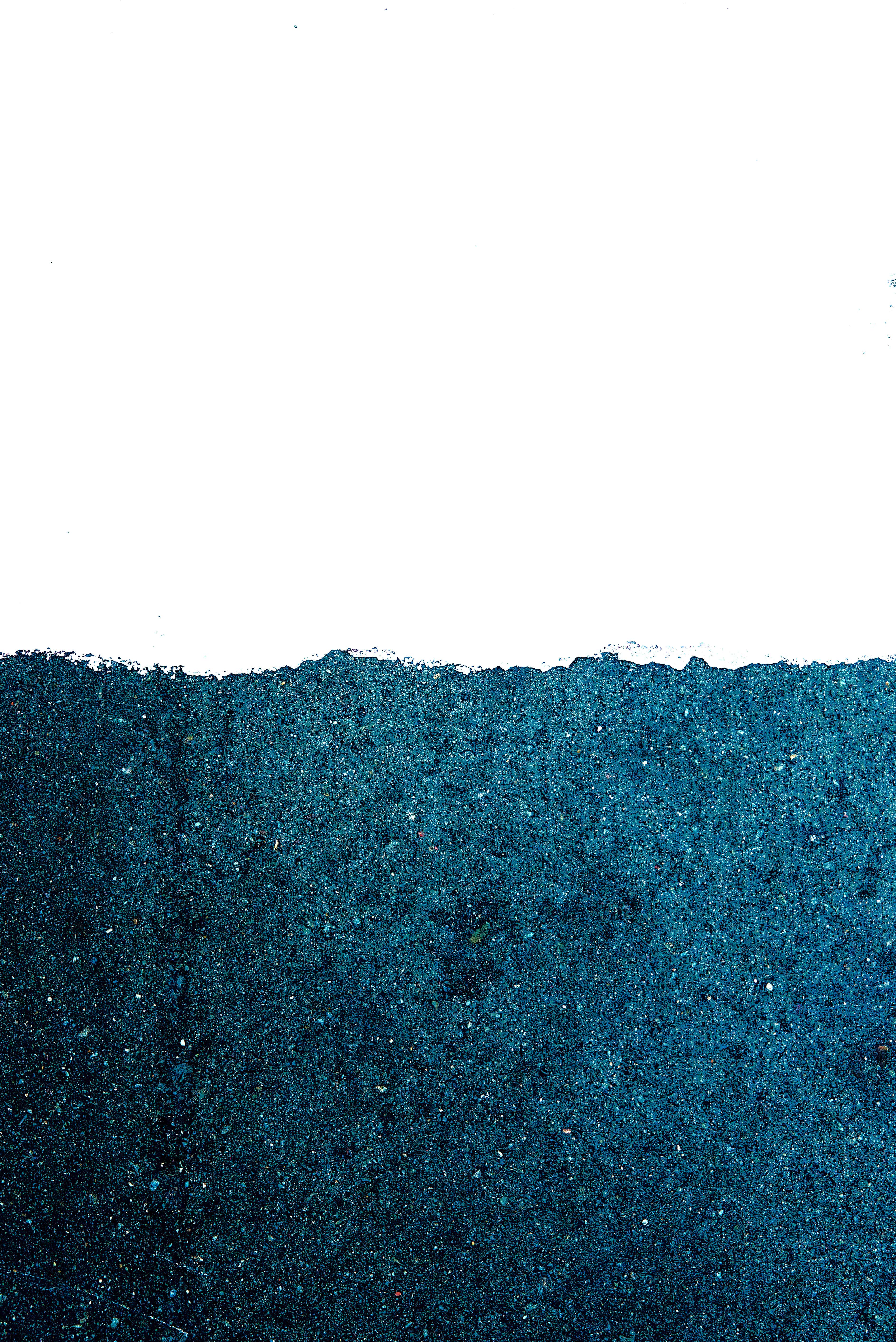 8.6/8.7 — Deep blue meets white void—a border of contrast and transition. Between weight and lightness unfolds a reflection on boundaries, change, and the…